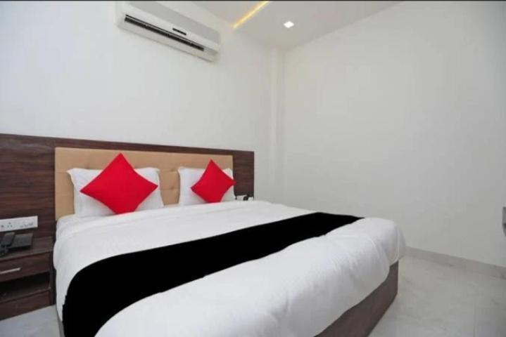 Hotel Shriansh Агра Экстерьер фото